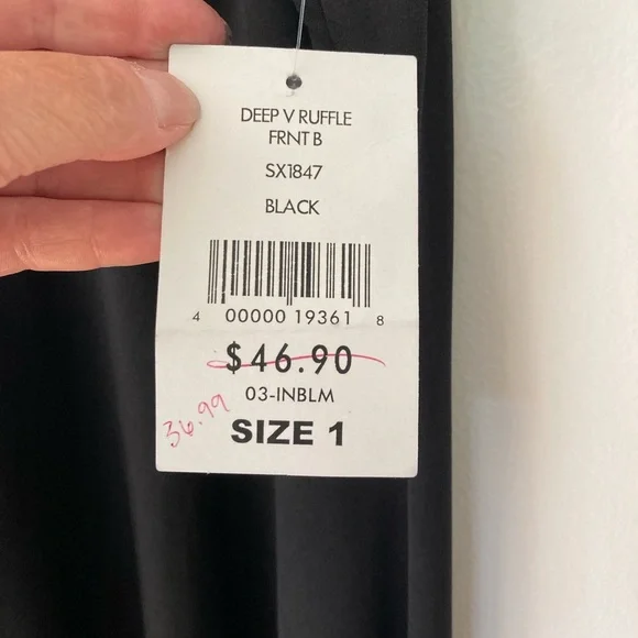 NWT Fashion To Figure Deep V Ruffle Front Black Dress Sz:1X - Picture 5 of 6